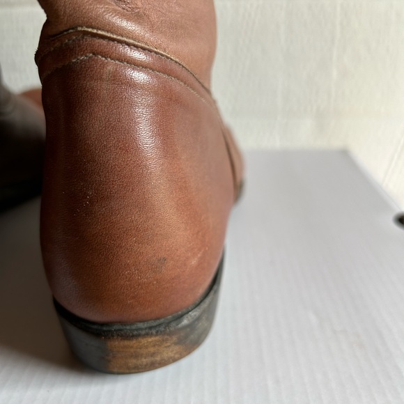 Boots - Picture 4 of 11